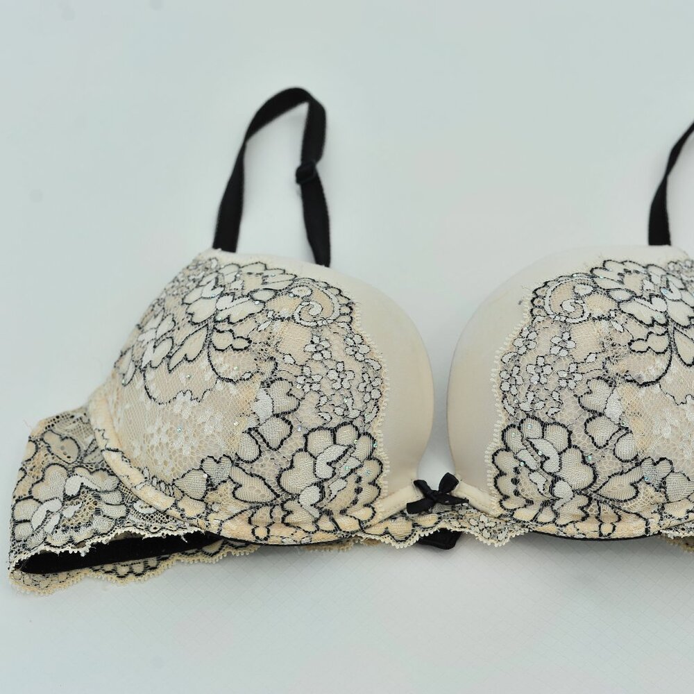 Vintage Victoria’s Secret Floral Embroidery Rhinestones Push Up Bra